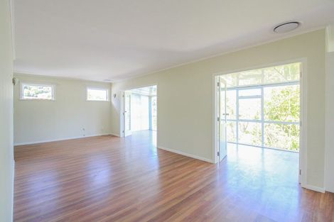 Photo of property in 2 Magnolia Grove, Maungaraki, Lower Hutt, 5010