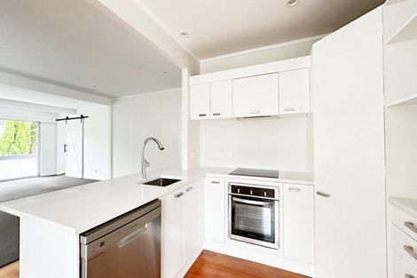 Photo of property in 1/17 Lyons Avenue, Murrays Bay, Auckland, 0630