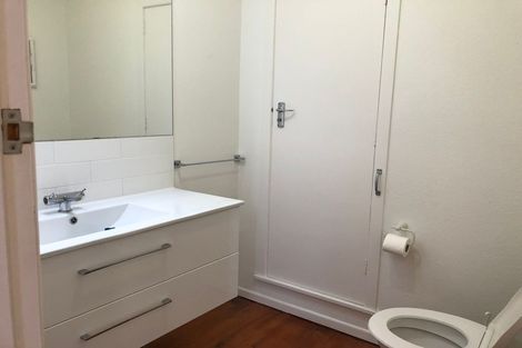 Photo of property in 11 Fenton Terrace, Cockle Bay, Auckland, 2014