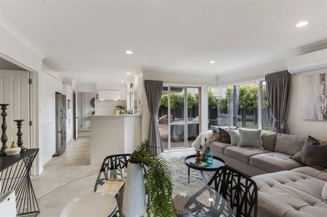 Photo of property in 15 Windsong Court, Northpark, Auckland, 2013