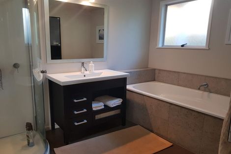 Photo of property in 56 The Circle, Manly, Whangaparaoa, 0930