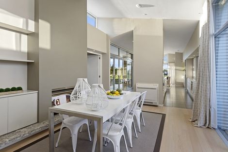 Photo of property in 27 Main Road, Redcliffs, Christchurch, 8081