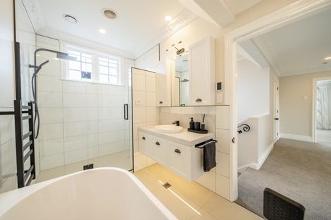 Photo of property in 29 Padnell Crescent, Paparangi, Wellington, 6037