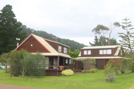 Photo of property in 216 Waimaire Avenue, Matarangi, Whitianga, 3592