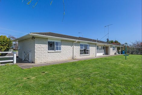 Photo of property in 140 Mako Mako Road, Levin, 5510