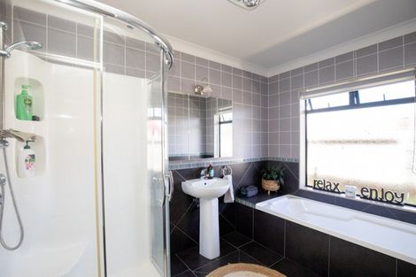 Photo of property in 43a Darlington Street, Ngatea, 3503