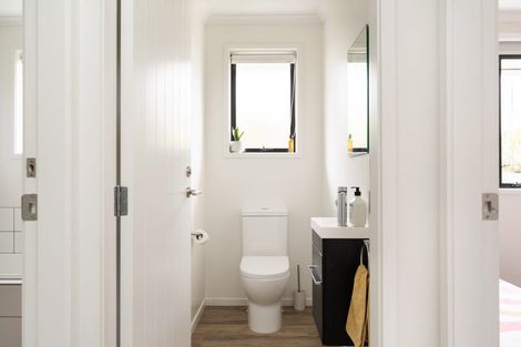 Photo of property in 10 Sovereign Way, Paraparaumu, 5032