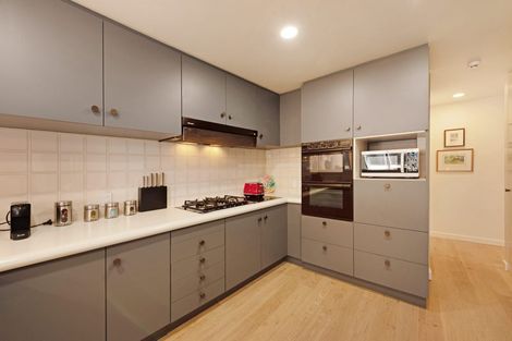 Photo of property in 2/328 Oriental Parade, Oriental Bay, Wellington, 6011