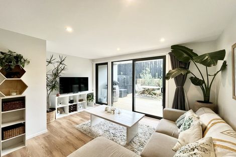 Photo of property in 19 Pukakaho Lane, Papatoetoe, Auckland, 2025