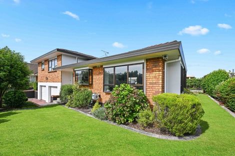 Photo of property in 19 Dallinger Street, St Andrews, Hamilton, 3200