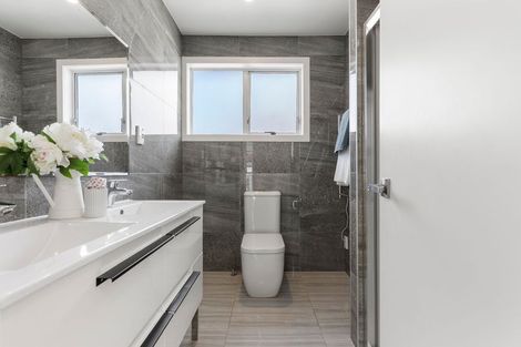 Photo of property in 9 Keldale Place, Forrest Hill, Auckland, 0620