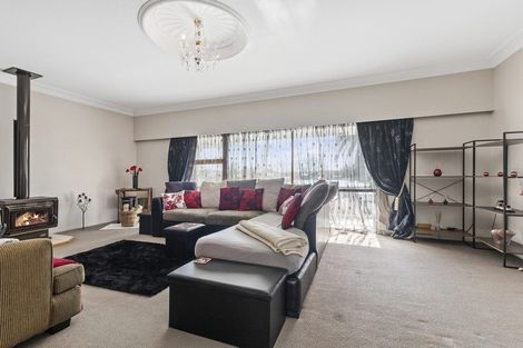Photo of property in 2 Hogan Street, Pukekohe, 2120