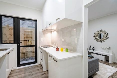 Photo of property in 27 Tir Conaill Avenue, Flat Bush, Auckland, 2019