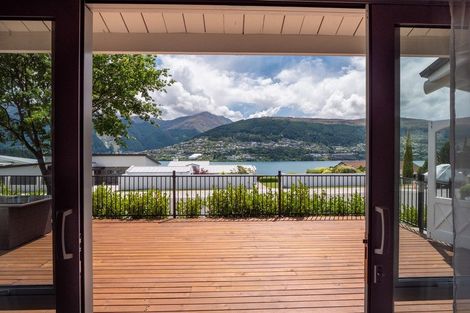 Photo of property in 25 Oregon Drive, Kelvin Heights, Queenstown, 9300