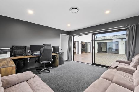 Photo of property in 6 Timara Crescent, Marshland, Christchurch, 8083