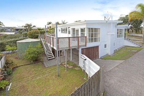 Photo of property in 952a Whangaparaoa Road, Manly, Whangaparaoa, 0930