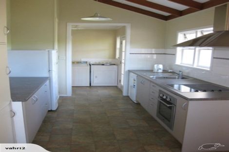 Photo of property in 2/30 Lyttelton Avenue, Forrest Hill, Auckland, 0620