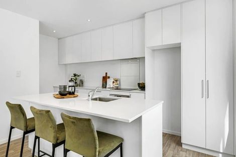 Photo of property in 37c Tawhiri Road, One Tree Hill, Auckland, 1061