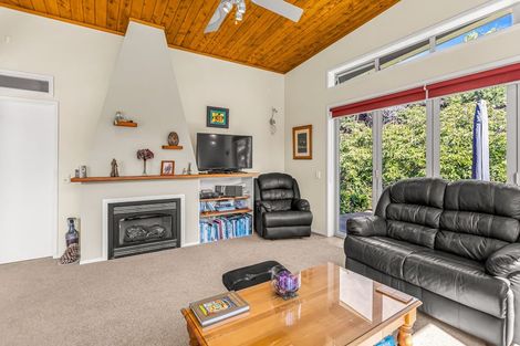 Photo of property in 93 Tarapatiki Drive, Whitianga, 3510