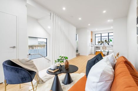 Photo of property in 6/2 Flaunty Place, West Harbour, Auckland, 0618