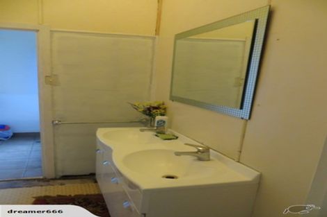 Photo of property in 22 Hawker Street, Mount Victoria, Wellington, 6011