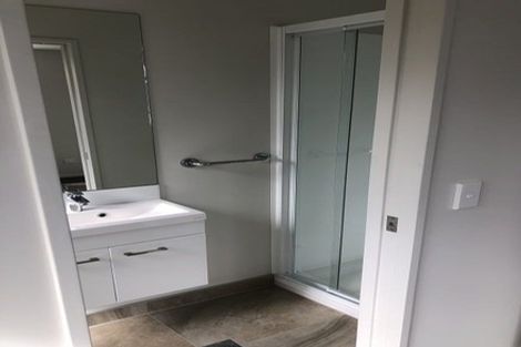 Photo of property in 60a Seymour Road, Sunnyvale, Auckland, 0612