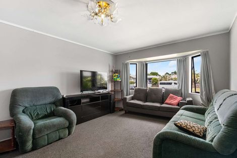 Photo of property in 127 Maplesden Drive, Clendon Park, Auckland, 2103