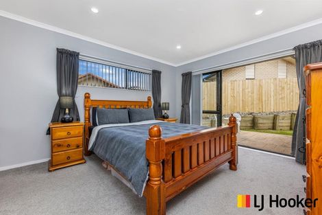 Photo of property in 54 Etherton Drive, Weymouth, Auckland, 2103