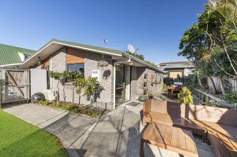 Photo of property in 108b Colwill Road, Massey, Auckland, 0614