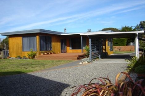 Photo of property in 9 Hohiria Street, Waikanae Beach, Waikanae, 5036