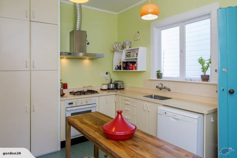 Photo of property in 46 Jackson Street, Island Bay, Wellington, 6023