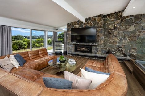 Photo of property in 62 Sharon Road, Waiake, Auckland, 0630