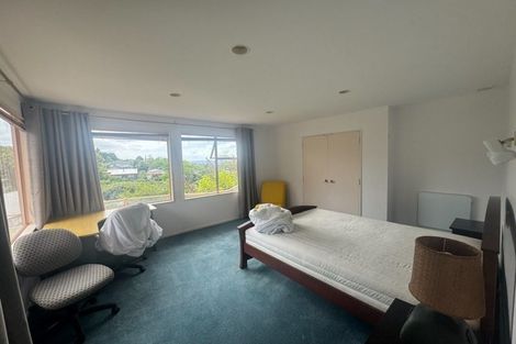 Photo of property in 2/823 East Coast Road, Northcross, Auckland, 0630