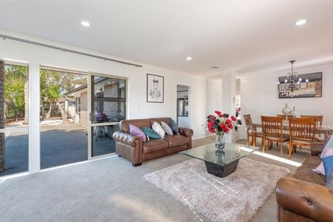 Photo of property in 4 Stornaway Drive, Flat Bush, Auckland, 2016