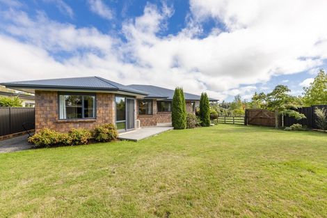 Photo of property in 10 Parkland Drive, Waipawa, 4210