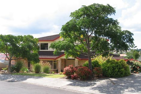 Photo of property in 33 Vermeer Place, West Harbour, Auckland, 0618