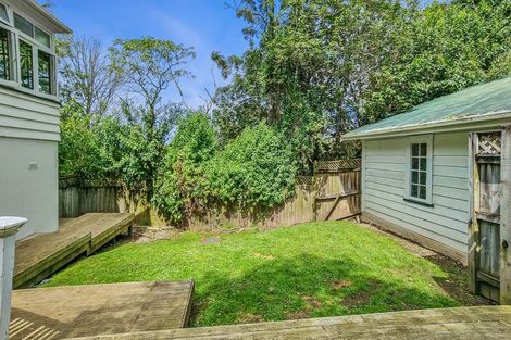 Photo of property in 10 Limmer Place, Browns Bay, Auckland, 0632