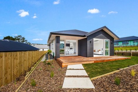 Photo of property in 95 Glenvar Ridge Road, Long Bay, Auckland, 0630