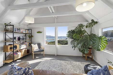 Photo of property in 77 Kaikoura Street, Maupuia, Wellington, 6022