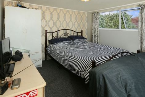 Photo of property in 124 Flanshaw Road, Te Atatu South, Auckland, 0610