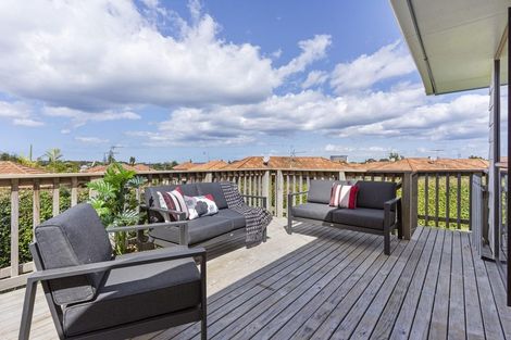 Photo of property in 12 Orewa Heights Crescent, Orewa, 0931