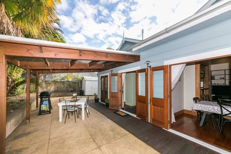 Photo of property in 6 Milton Road, Bluff Hill, Napier, 4110