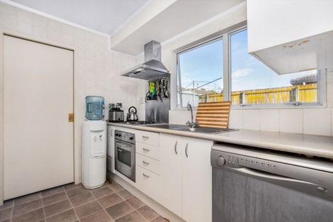 Photo of property in 3/3 Eulogy Place, Randwick Park, Auckland, 2105