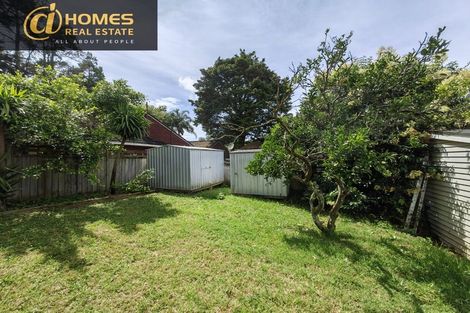 Photo of property in 33 Lynden Avenue, Hillcrest, Auckland, 0627