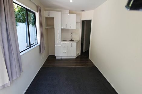 Photo of property in 68a Vipond Road, Stanmore Bay, Whangaparaoa, 0932