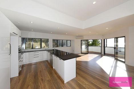 Photo of property in 139 Mount Pleasant Road, Mount Pleasant, Christchurch, 8081