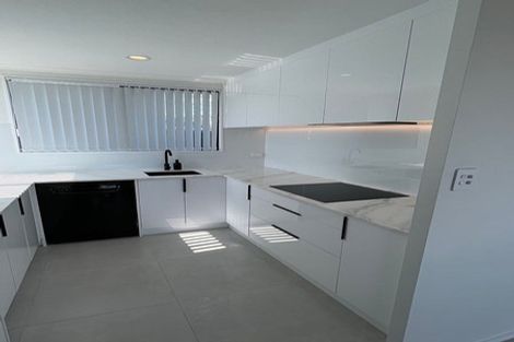 Photo of property in 21 Frederick Reece Drive, The Gardens, Auckland, 2105