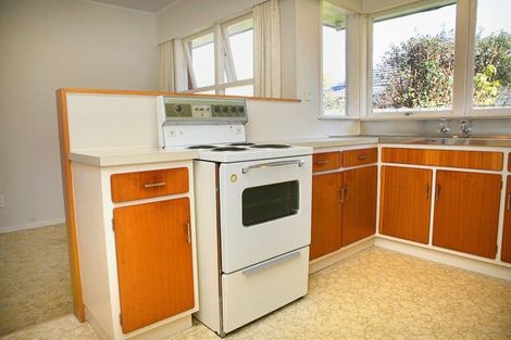 Photo of property in 2/55 Orams Road, Hillpark, Auckland, 2102