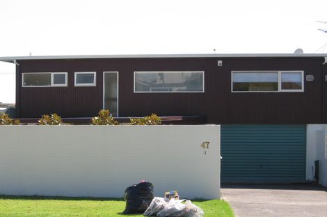 Photo of property in 1/47 Eastcliffe Road, Castor Bay, Auckland, 0620