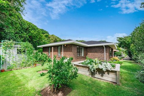 Photo of property in 23 Tawa Street, Waikanae, 5036
